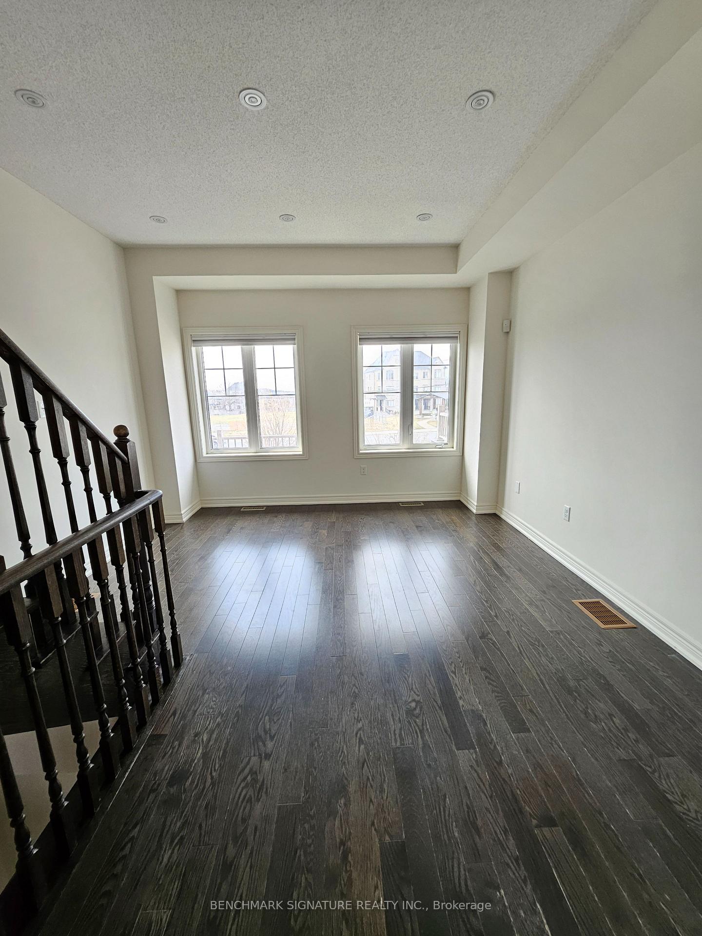 Photo 5 of 9355 Kennedy Road, Markham, Berczy — HOMEH