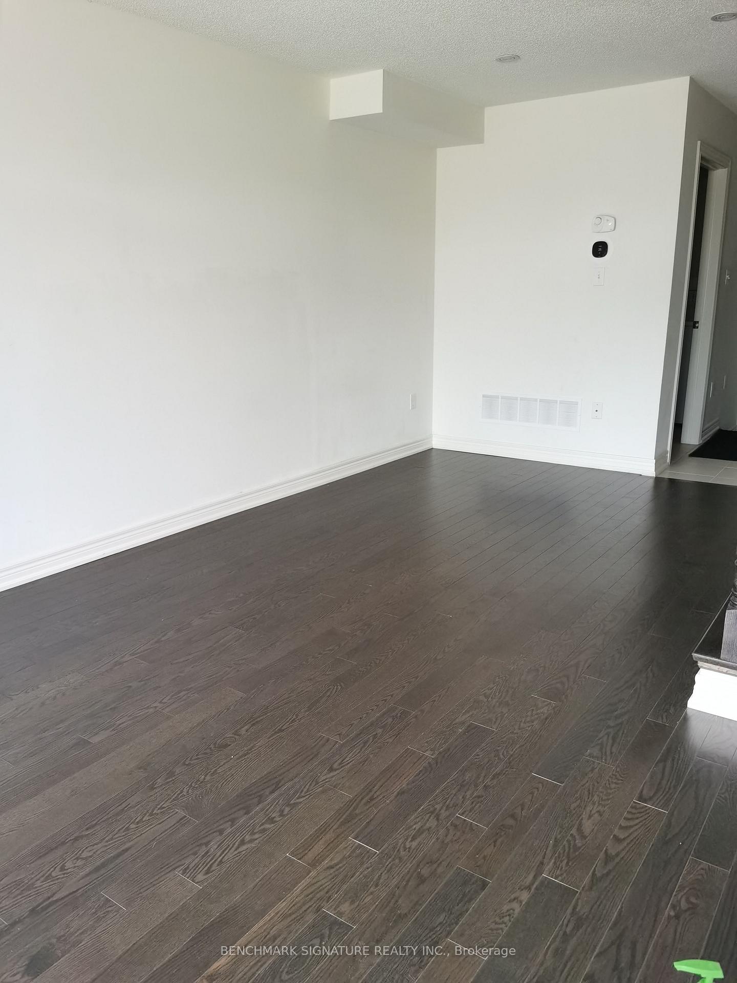 Photo 6 of 9355 Kennedy Road, Markham, Berczy — HOMEH