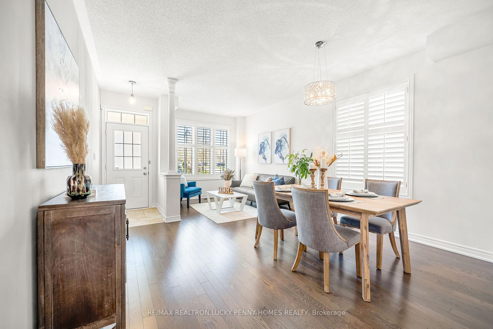 Photo 3 of 19 Wermoth Court, Markham, Wismer — HOMEH