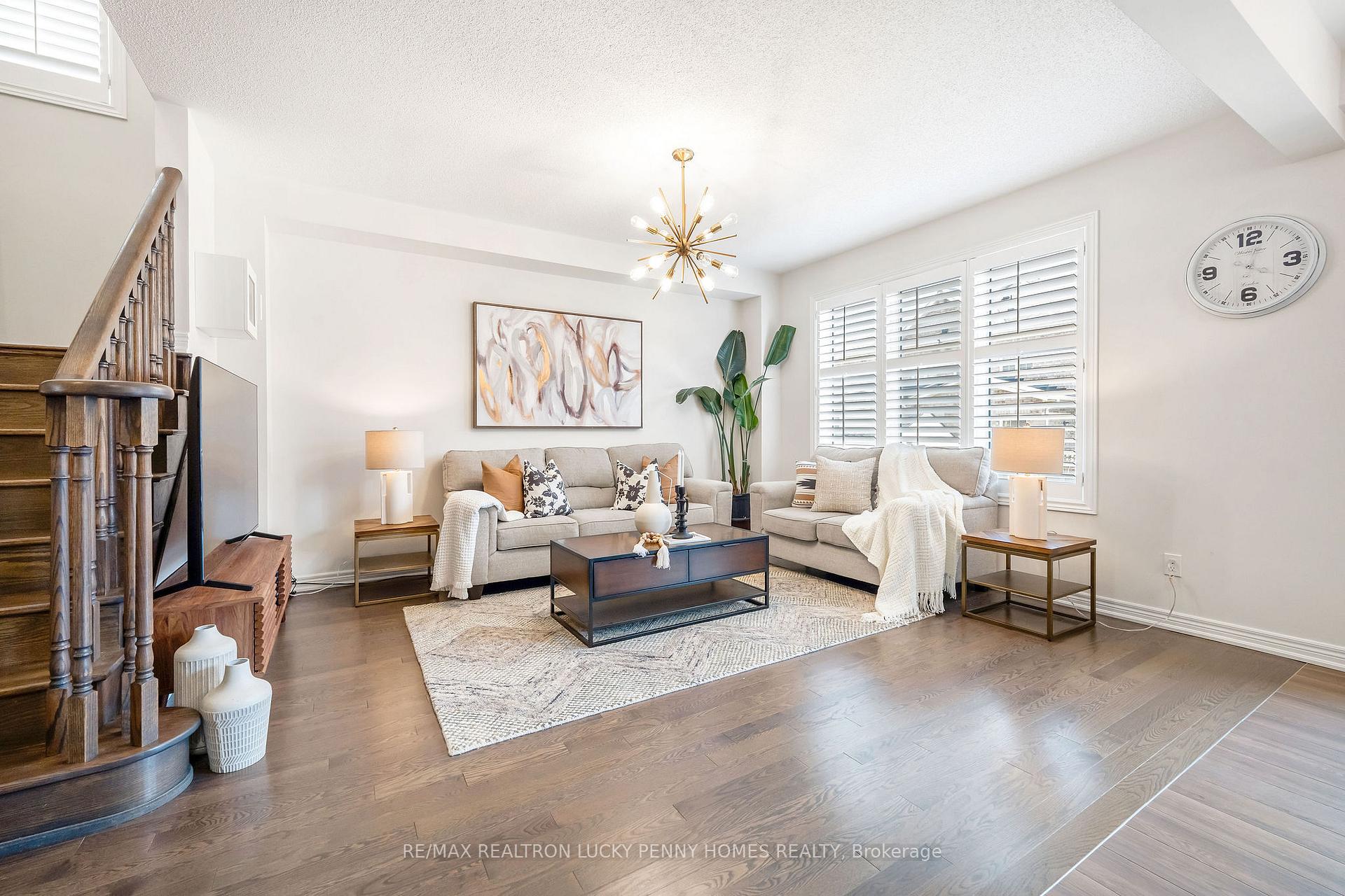 Photo 4 of 19 Wermoth Court, Markham, Wismer — HOMEH