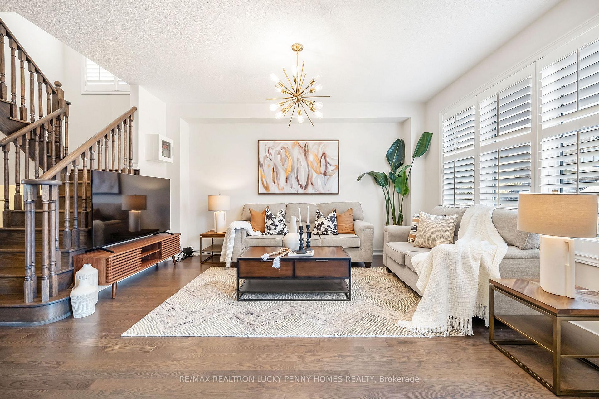 Photo 5 of 19 Wermoth Court, Markham, Wismer — HOMEH