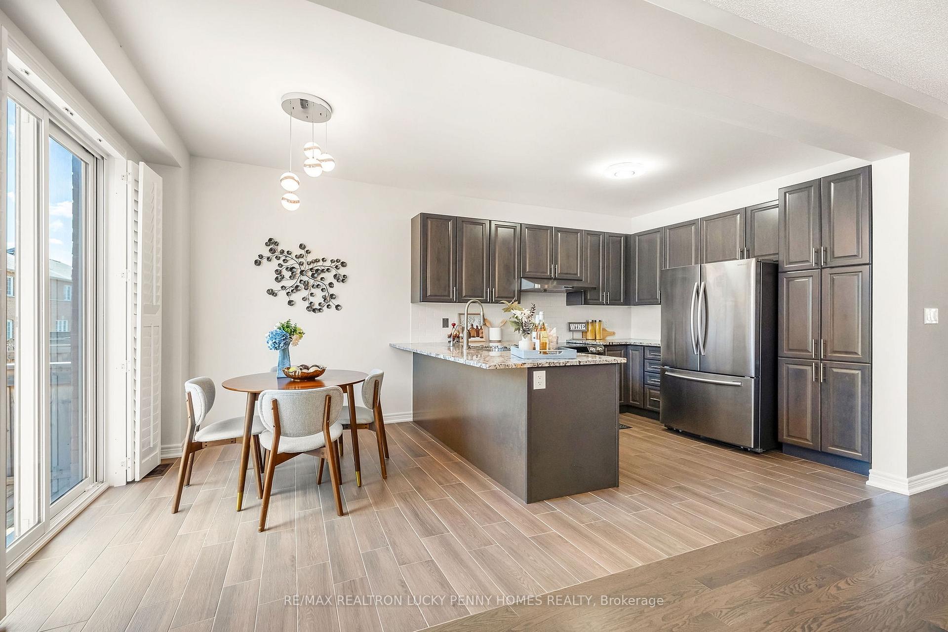 Photo 7 of 19 Wermoth Court, Markham, Wismer — HOMEH