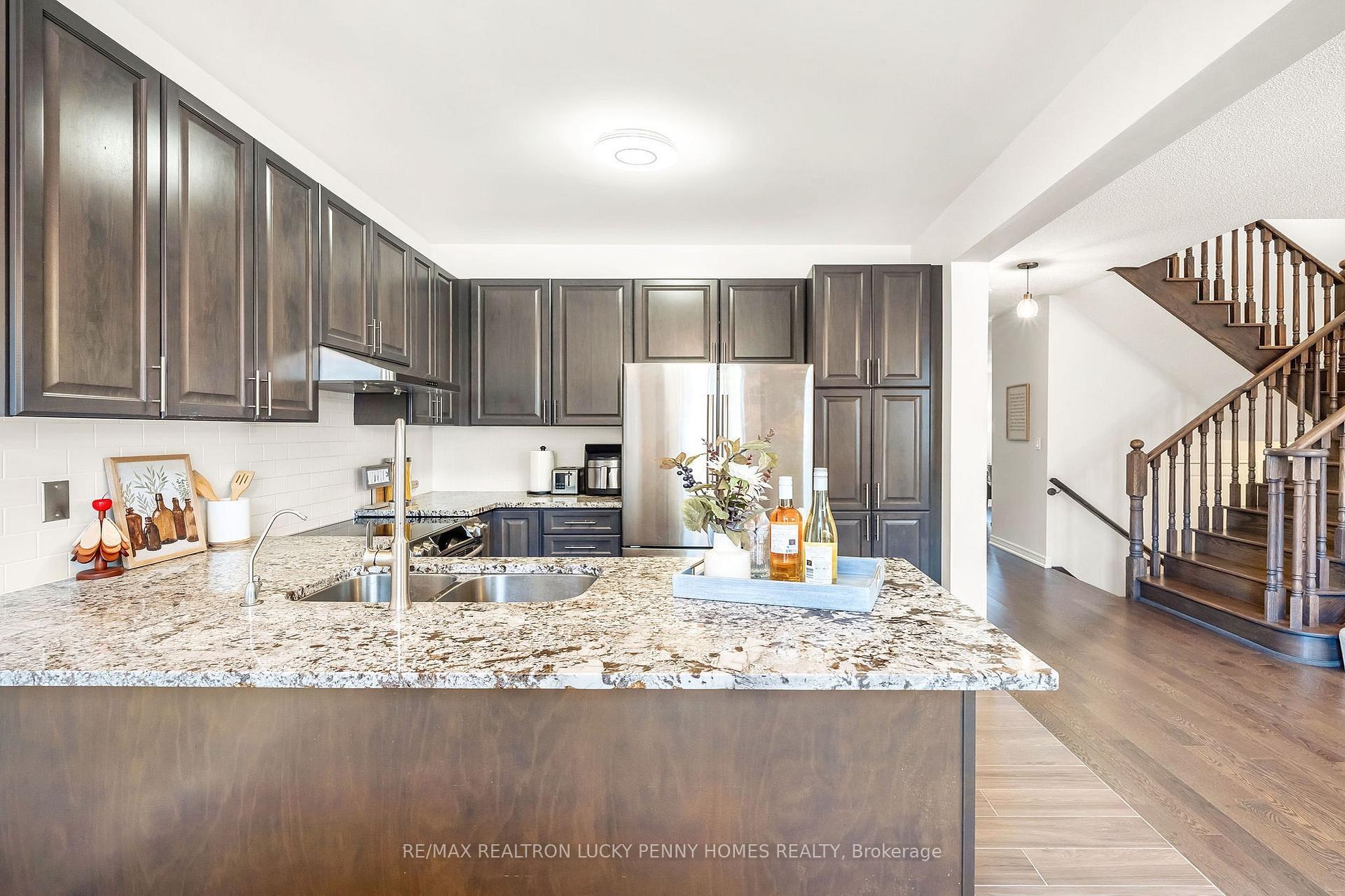 Photo 9 of 19 Wermoth Court, Markham, Wismer — HOMEH