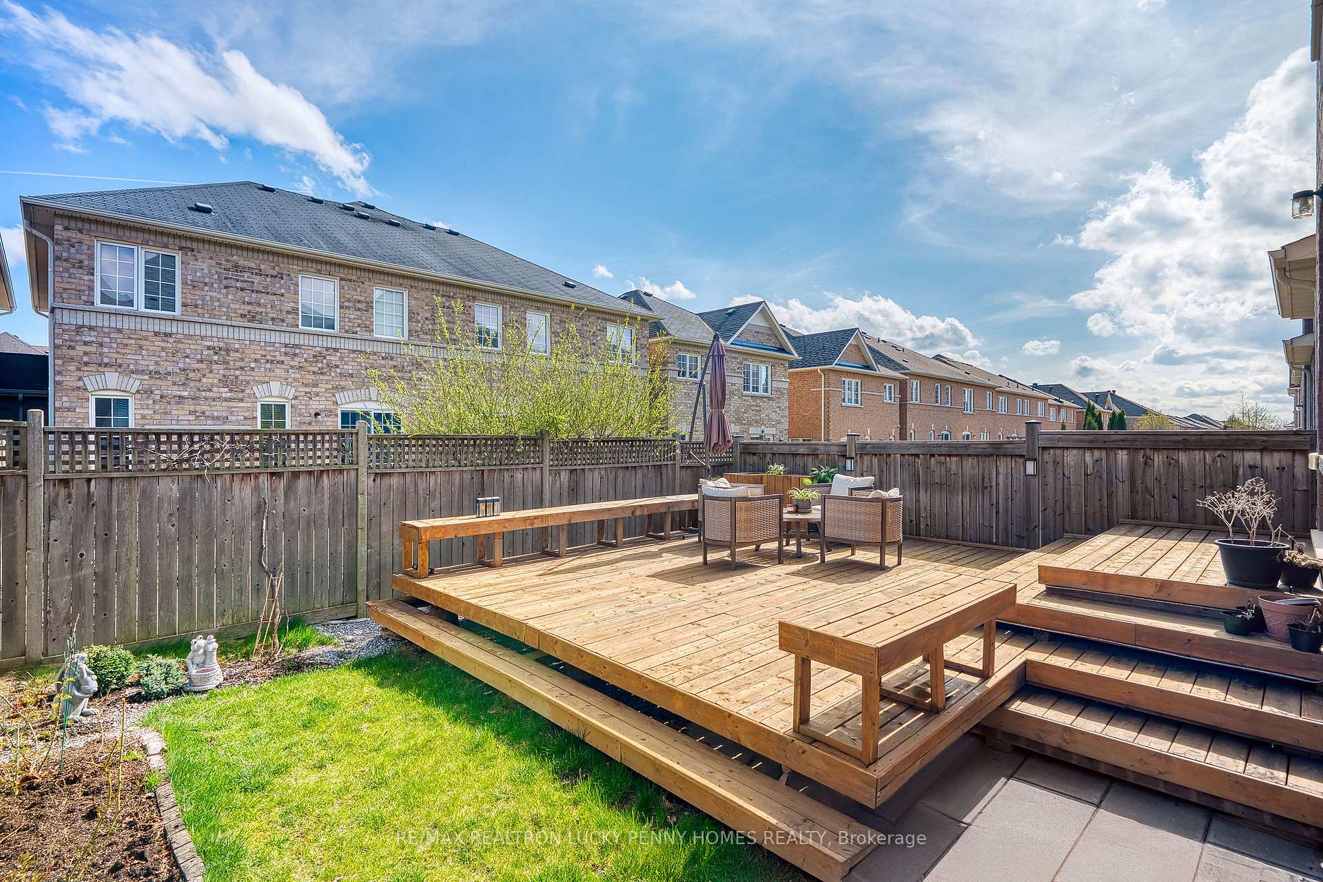 Photo 23 of 19 Wermoth Court, Markham, Wismer — HOMEH