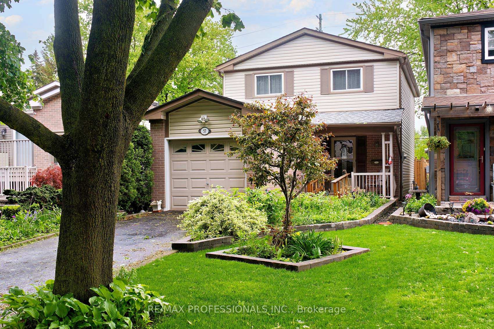 Photo 3 of 57 Donnamora Crescent, Markham, German Mills — HOMEH