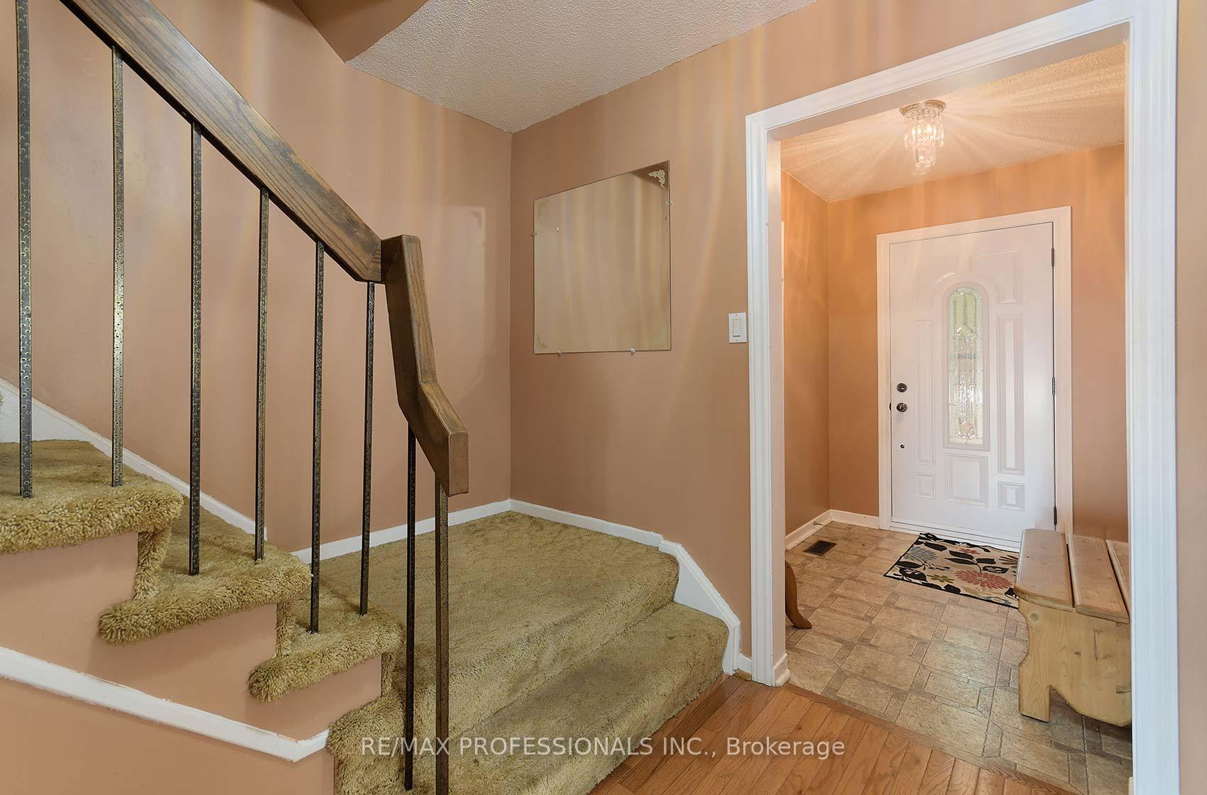 Photo 6 of 57 Donnamora Crescent, Markham, German Mills — HOMEH