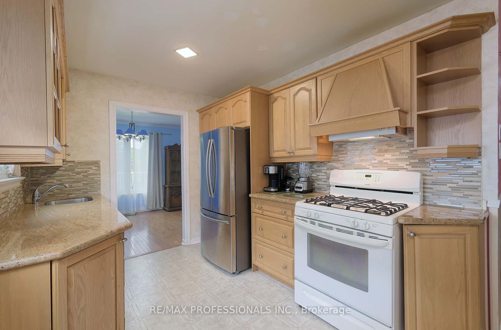 Photo 12 of 57 Donnamora Crescent, Markham, German Mills — HOMEH