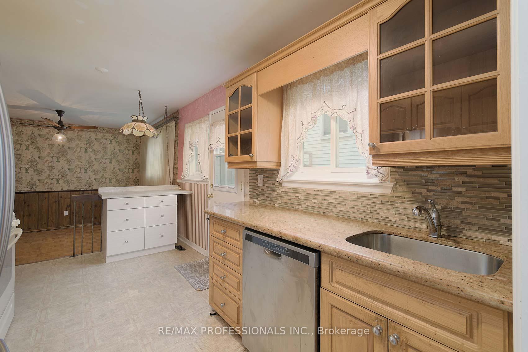 Photo 13 of 57 Donnamora Crescent, Markham, German Mills — HOMEH