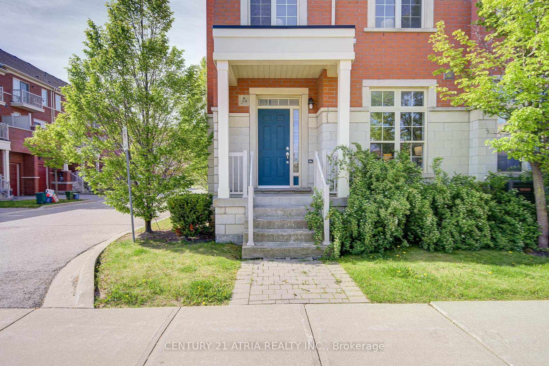 Photo 3 of 39 Anthony Roman Avenue, Markham, Cathedraltown — HOMEH