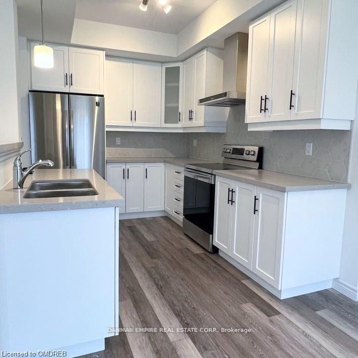 Photo 7 of 9 Dresser Lane, Hamilton, Ancaster — HOMEH