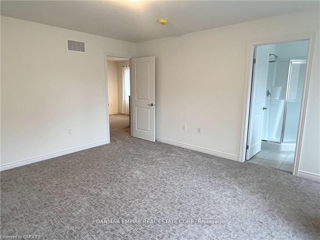 Photo 11 of 9 Dresser Lane, Hamilton, Ancaster — HOMEH