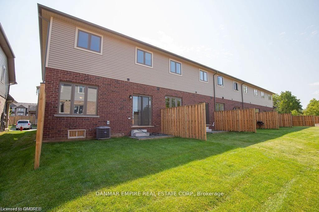 Photo 21 of 9 Dresser Lane, Hamilton, Ancaster — HOMEH