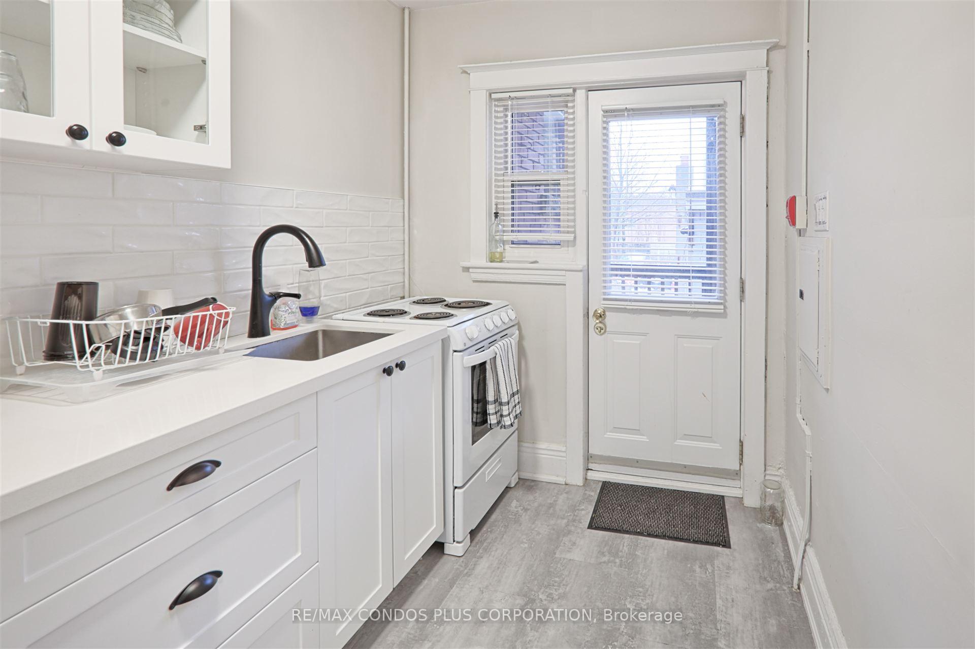 Photo 10 of Unit 7, 8 North Oval Street, Hamilton, Westdale — HOMEH
