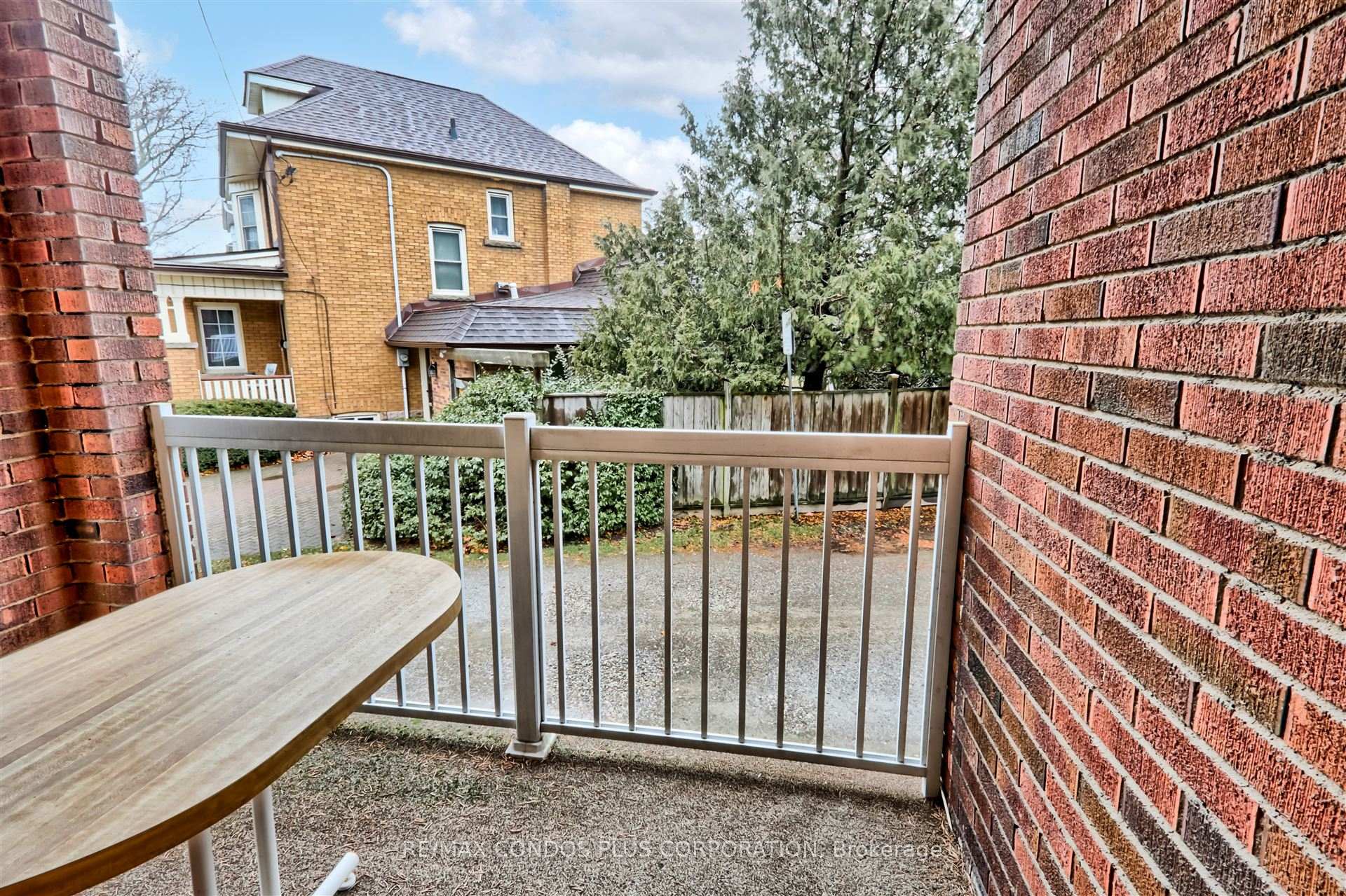 Photo 19 of Unit 7, 8 North Oval Street, Hamilton, Westdale — HOMEH