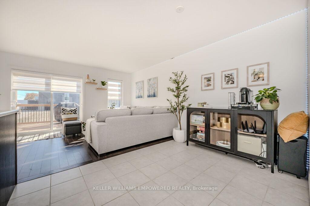 Photo 8 of 80 Pony Way, Kitchener — HOMEH