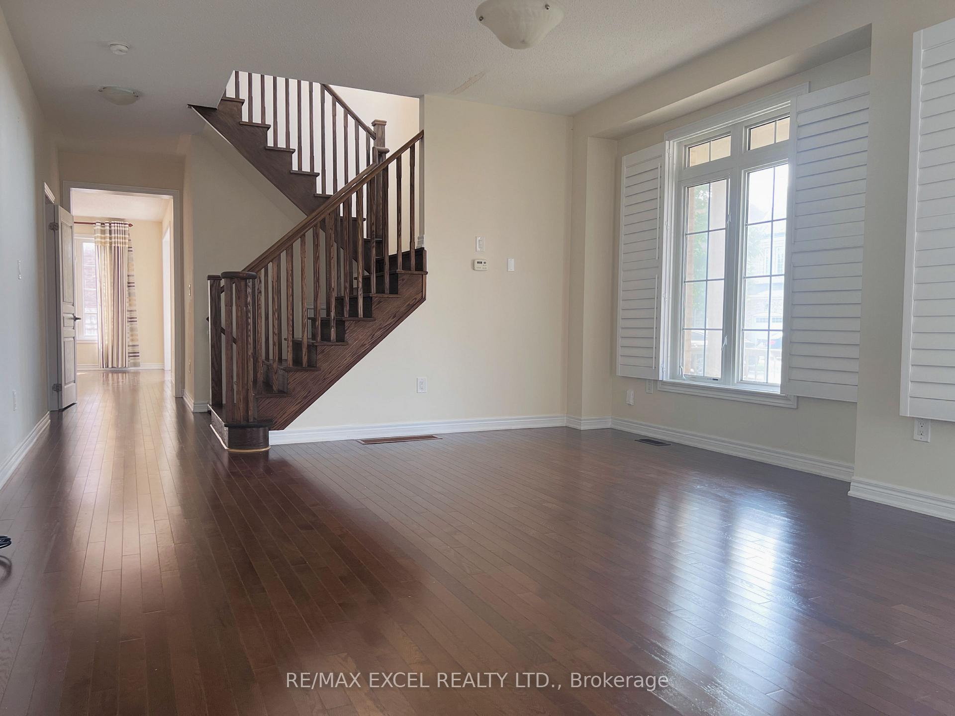 Photo 3 of 76 Brock Avenue, Markham, Berczy — HOMEH