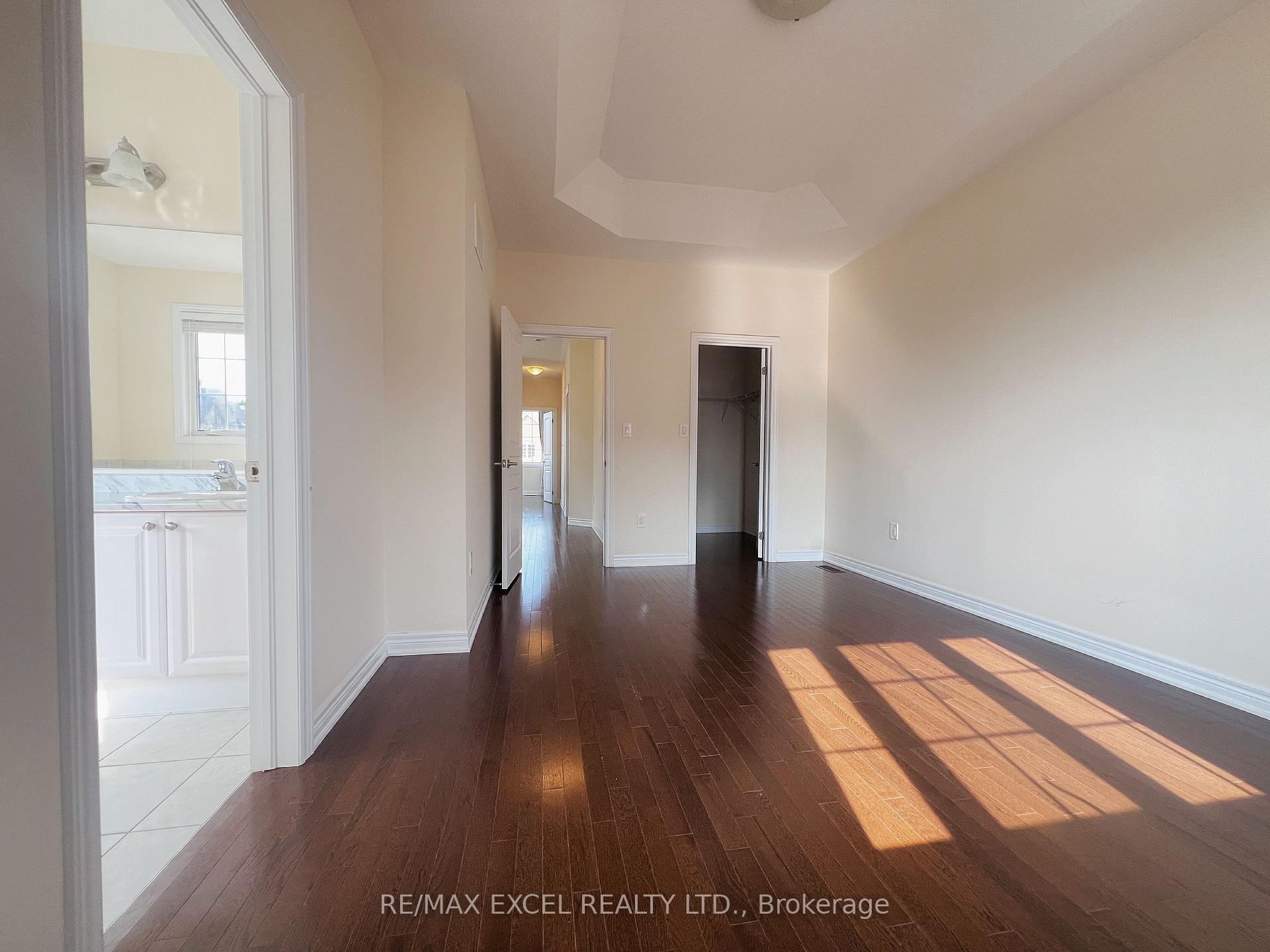Photo 10 of 76 Brock Avenue, Markham, Berczy — HOMEH