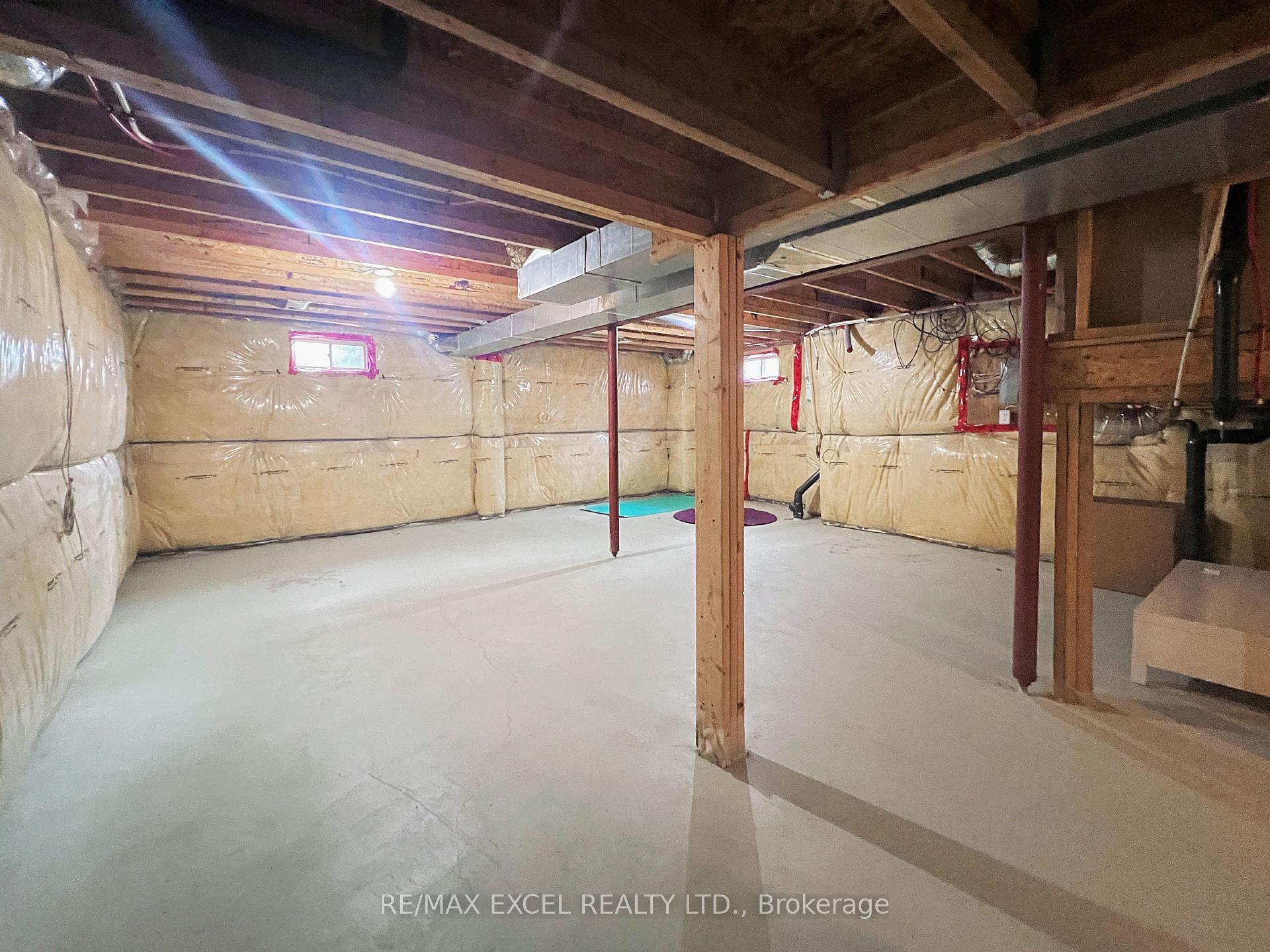 Photo 18 of 76 Brock Avenue, Markham, Berczy — HOMEH