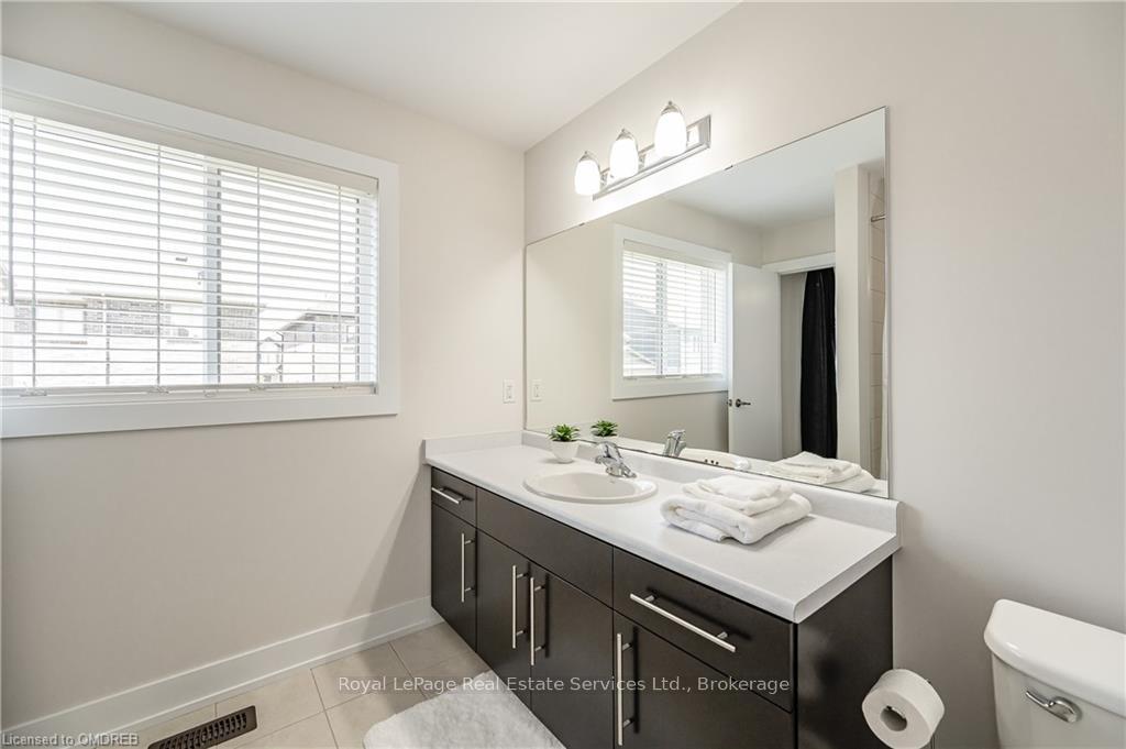 Photo 23 of 46 Creek Ridge Street, Kitchener — HOMEH