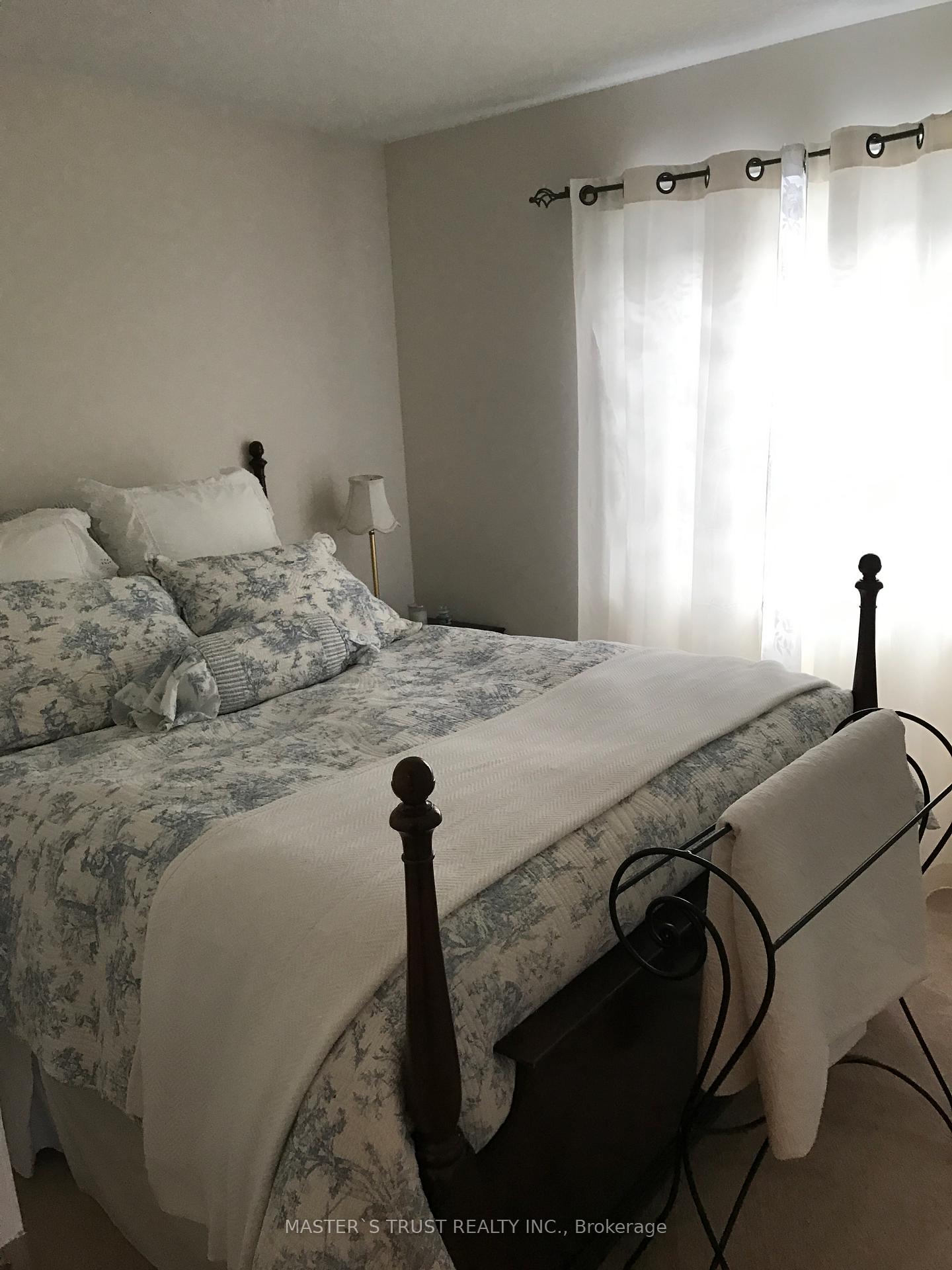 Photo 12 of 296 Fellows Crescent, Hamilton, Waterdown — HOMEH