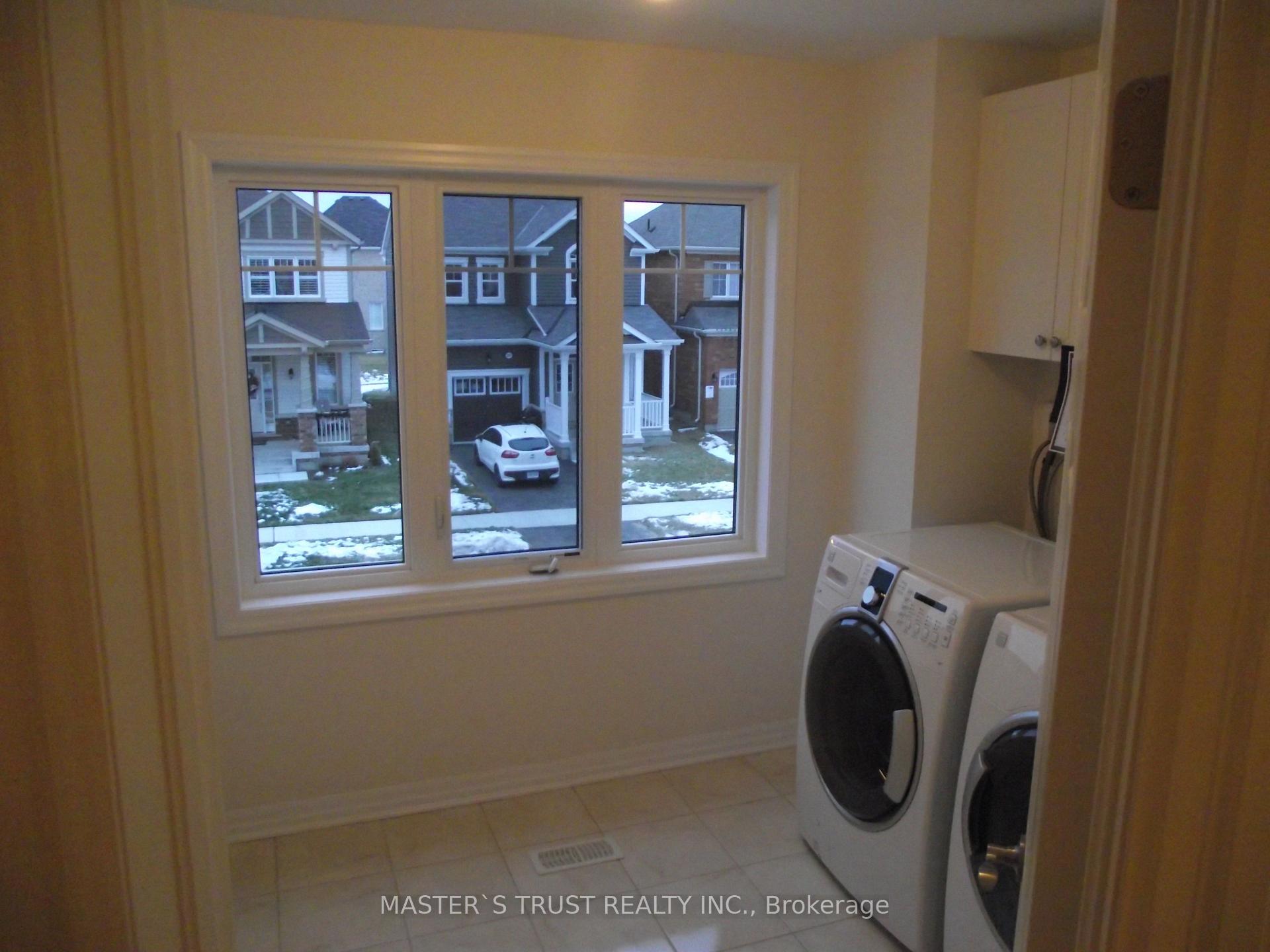 Photo 15 of 296 Fellows Crescent, Hamilton, Waterdown — HOMEH
