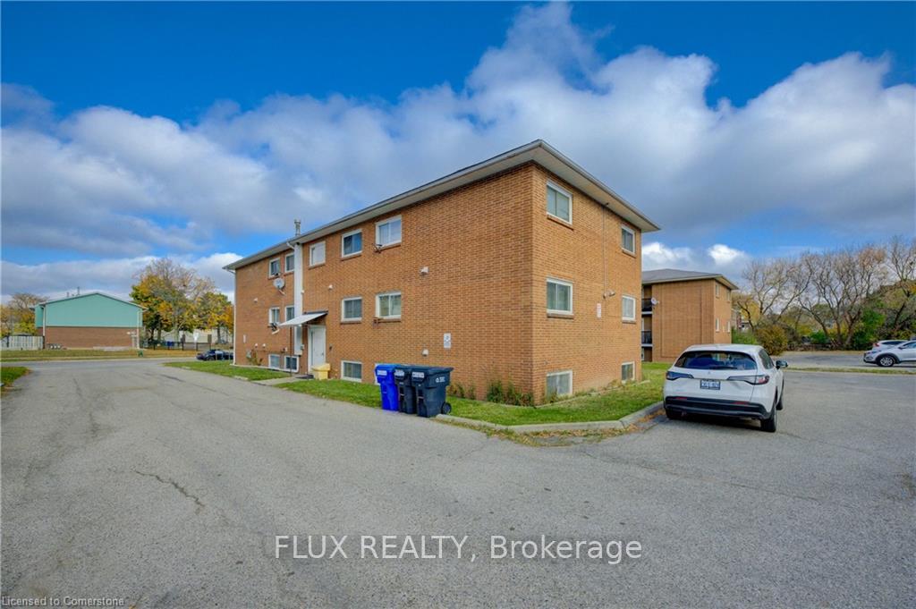 Photo 4 of 59 Brybeck Crescent, Kitchener — HOMEH