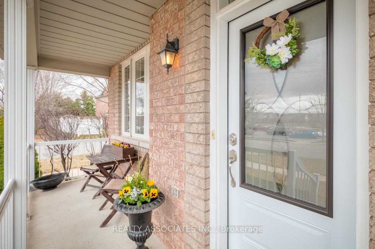 Photo 2 of 67 Chasser Drive, Markham, Greensborough — HOMEH