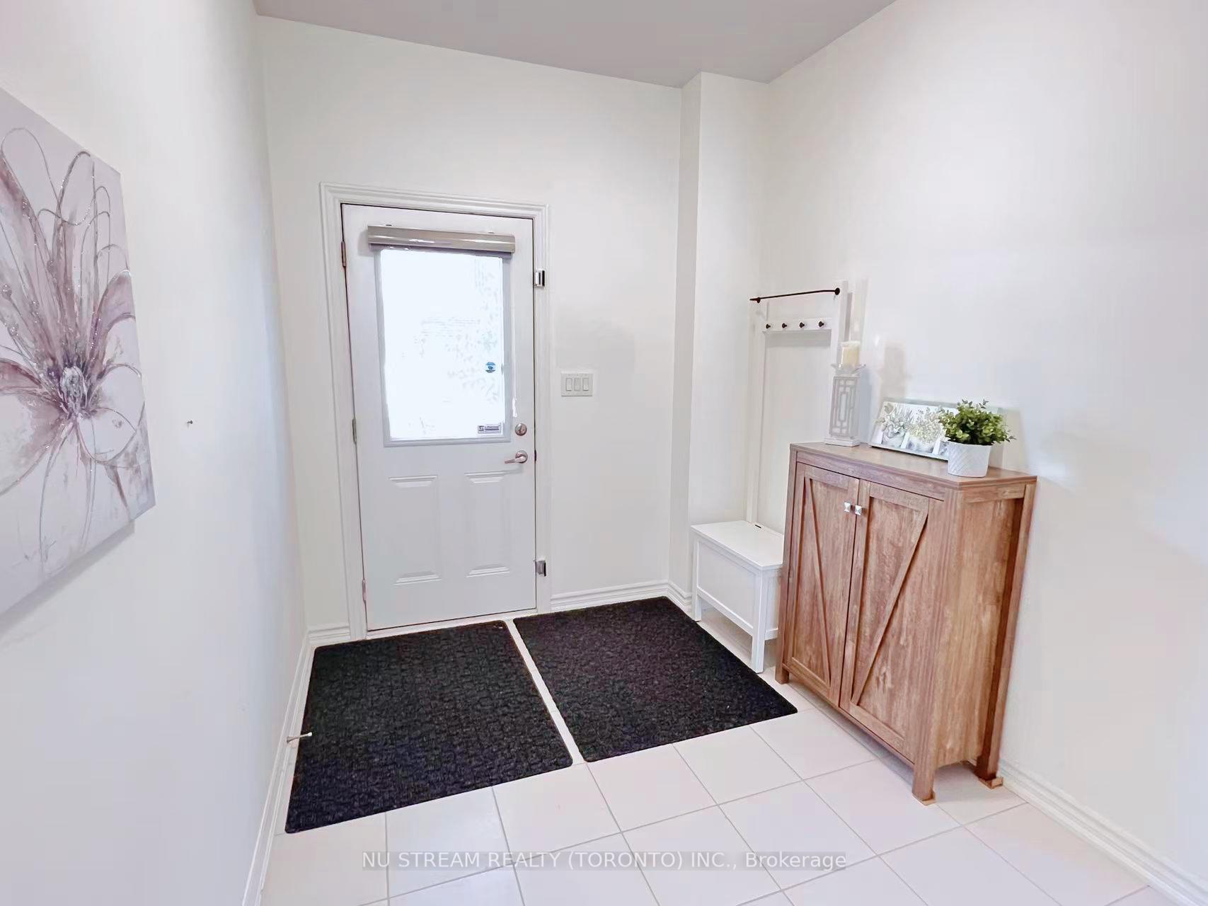 Photo 2 of 32 Chicago Lane, Markham, Wismer — HOMEH