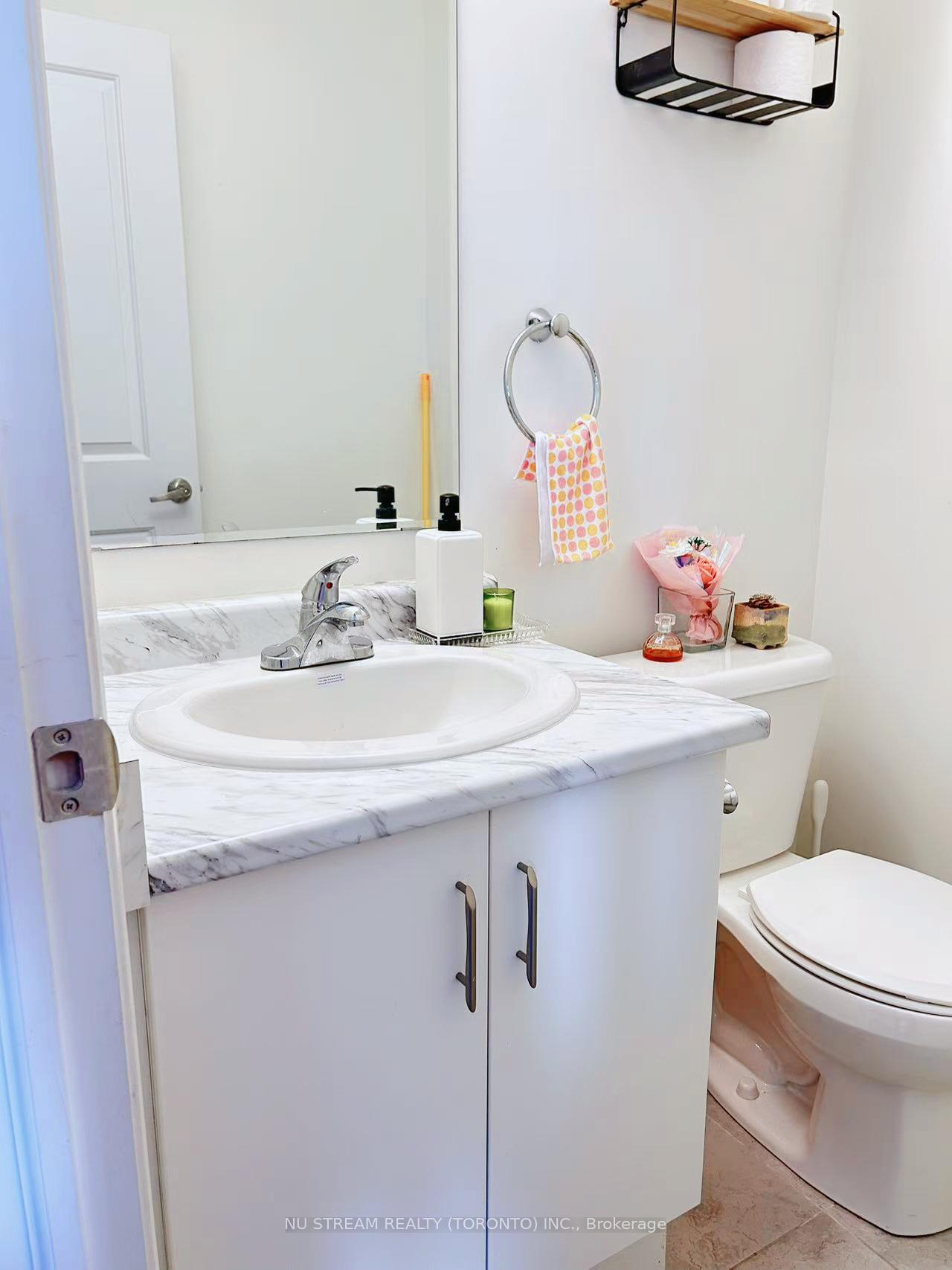 Photo 10 of 32 Chicago Lane, Markham, Wismer — HOMEH