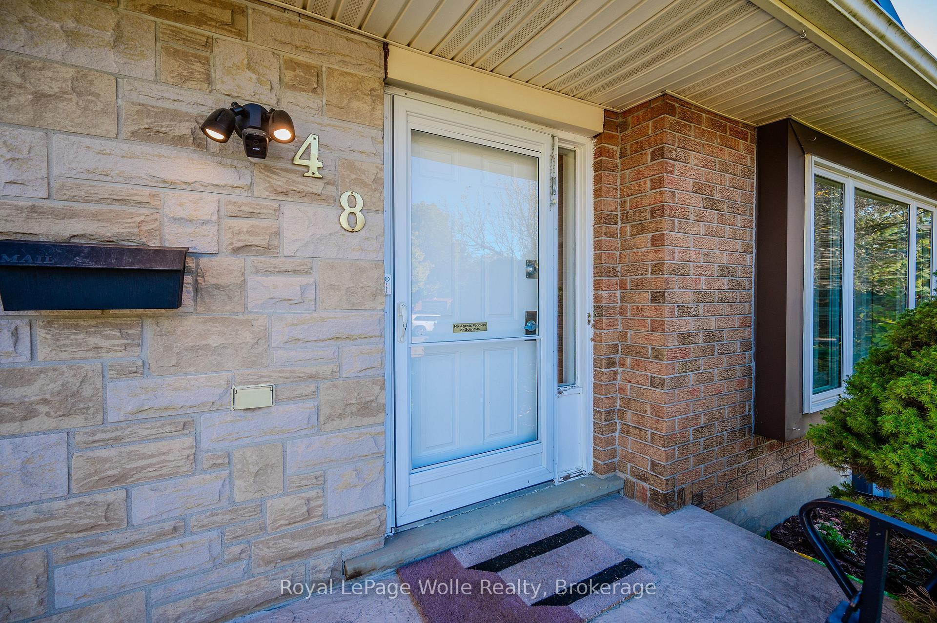 Photo 3 of 48 Summerhill Crescent, Kitchener — HOMEH