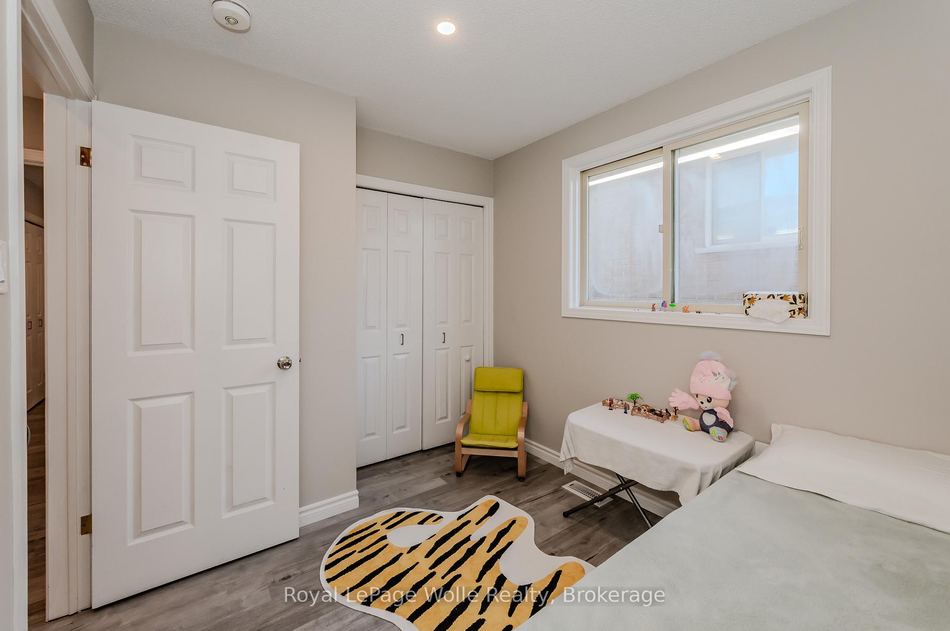 Photo 14 of 48 Summerhill Crescent, Kitchener — HOMEH