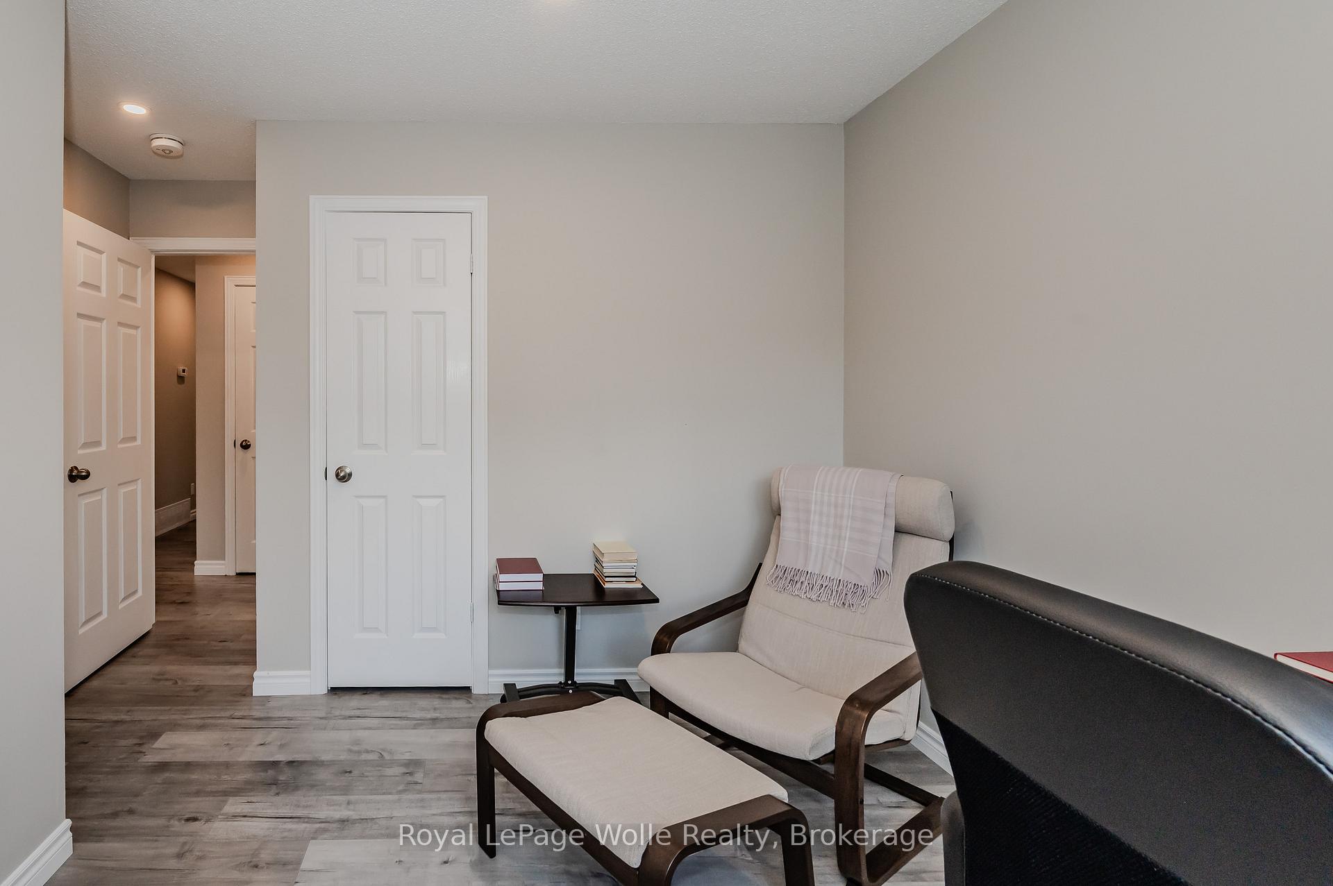 Photo 18 of 48 Summerhill Crescent, Kitchener — HOMEH