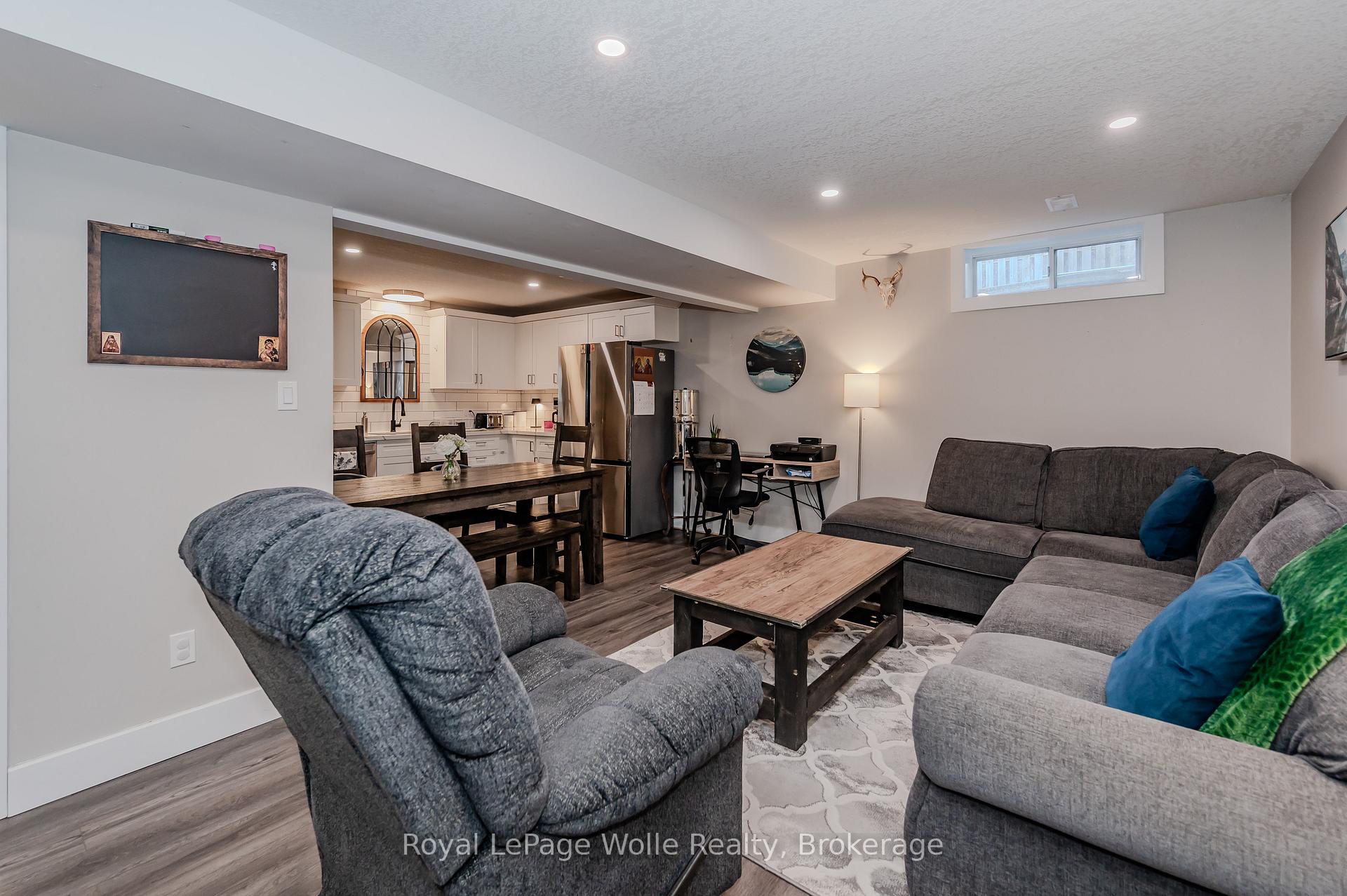 Photo 24 of 48 Summerhill Crescent, Kitchener — HOMEH