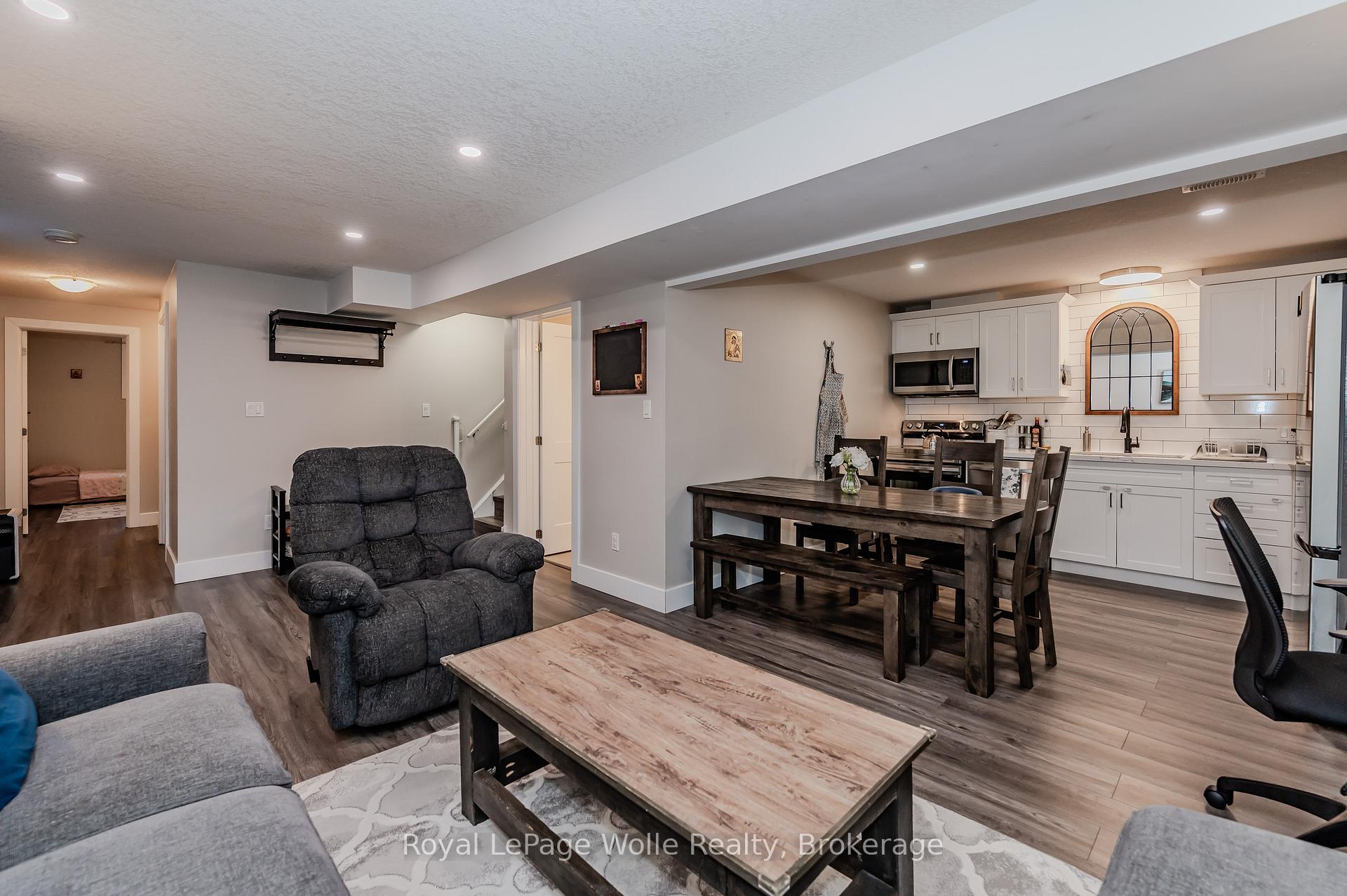 Photo 26 of 48 Summerhill Crescent, Kitchener — HOMEH