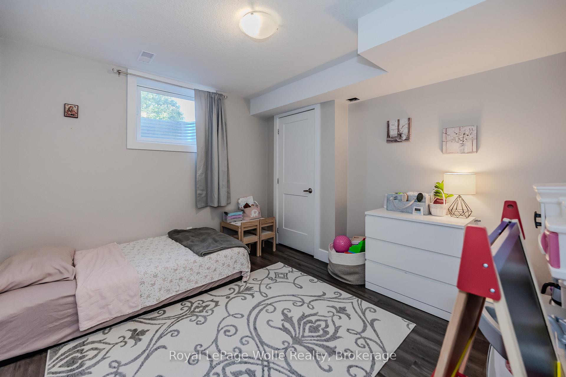 Photo 31 of 48 Summerhill Crescent, Kitchener — HOMEH