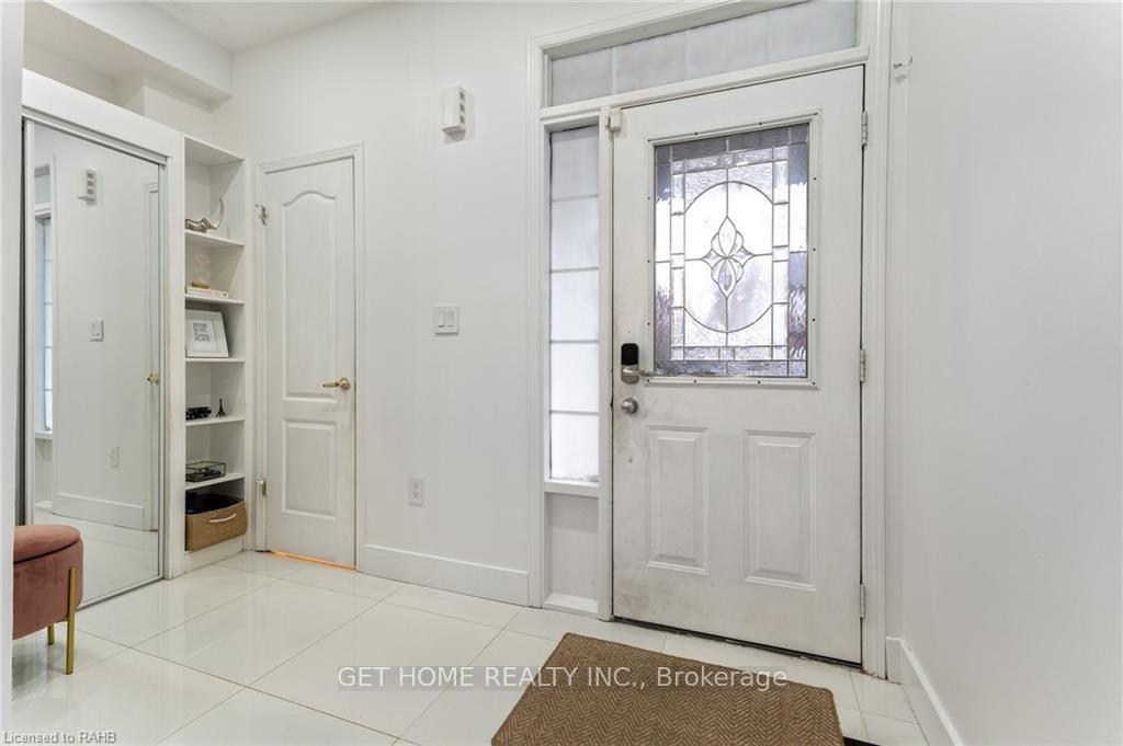Photo 4 of Unit Main, 28 Panorama Way, Hamilton, Winona Park — HOMEH