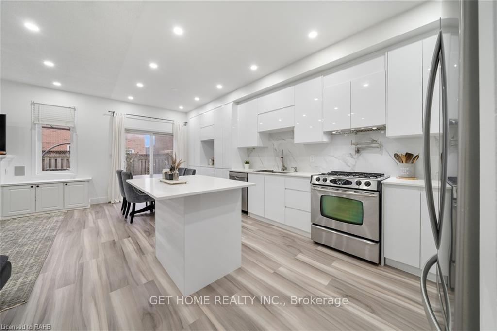 Photo 5 of Unit Main, 28 Panorama Way, Hamilton, Winona Park — HOMEH