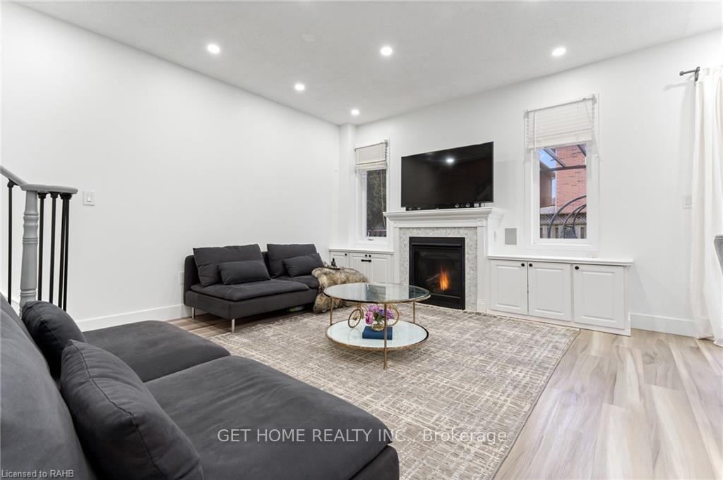 Photo 6 of Unit Main, 28 Panorama Way, Hamilton, Winona Park — HOMEH