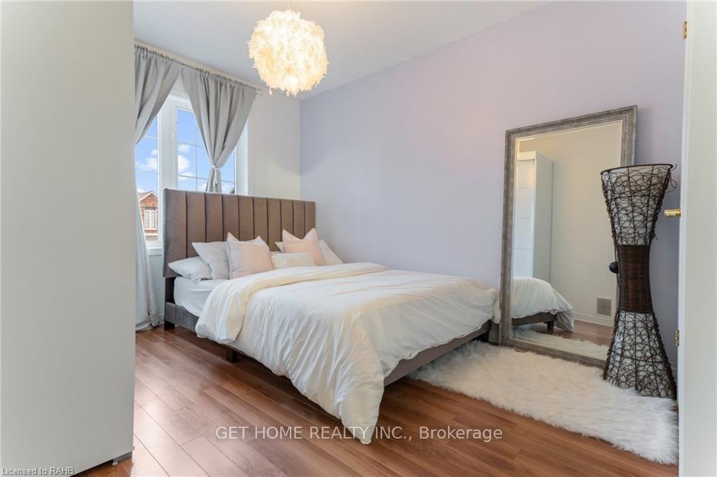 Photo 13 of Unit Main, 28 Panorama Way, Hamilton, Winona Park — HOMEH