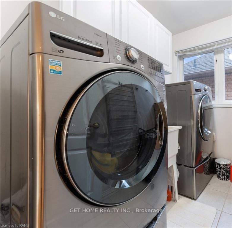 Photo 19 of Unit Main, 28 Panorama Way, Hamilton, Winona Park — HOMEH