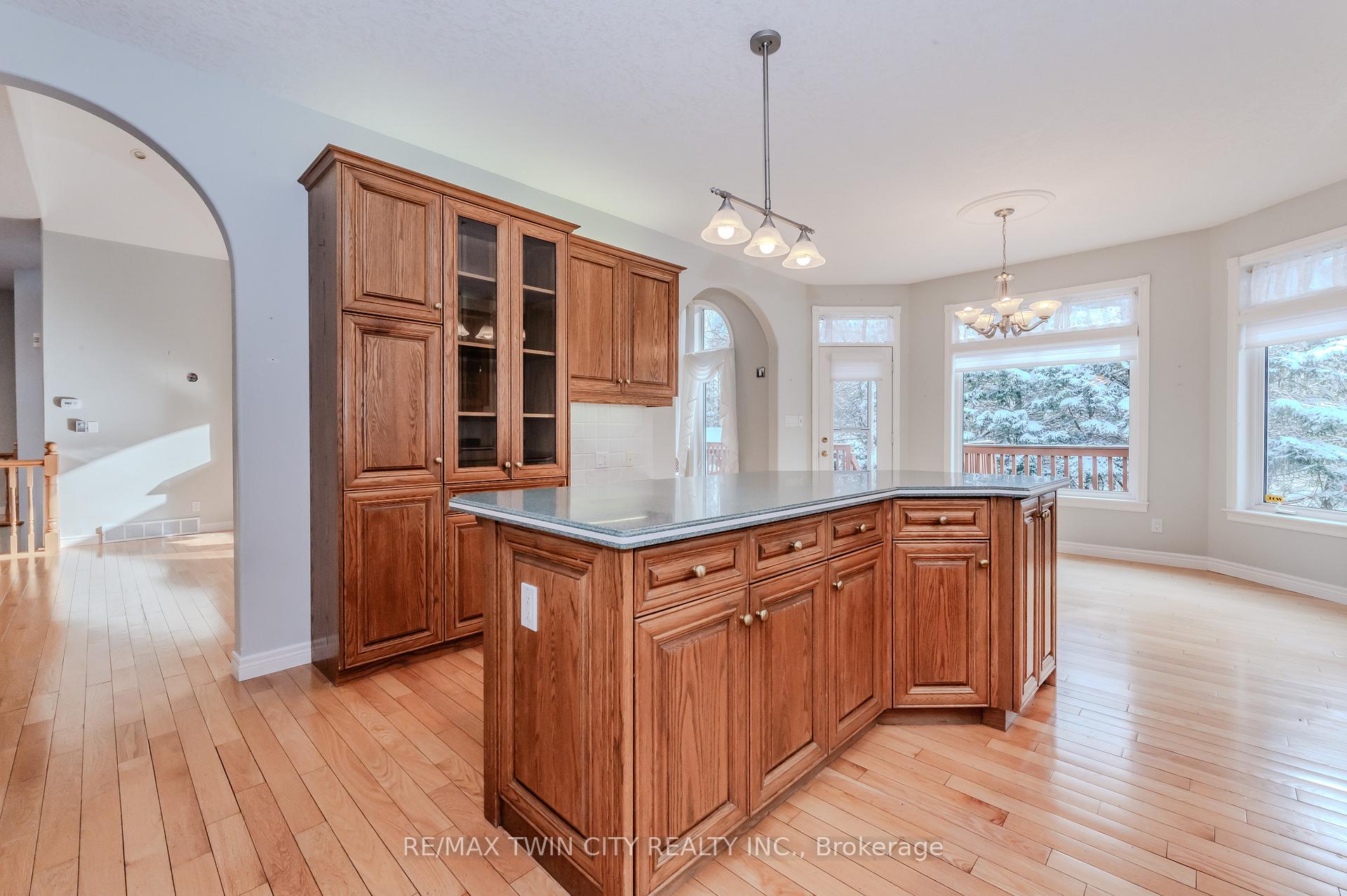 Photo 12 of 63 Templeton Drive, Kitchener — HOMEH