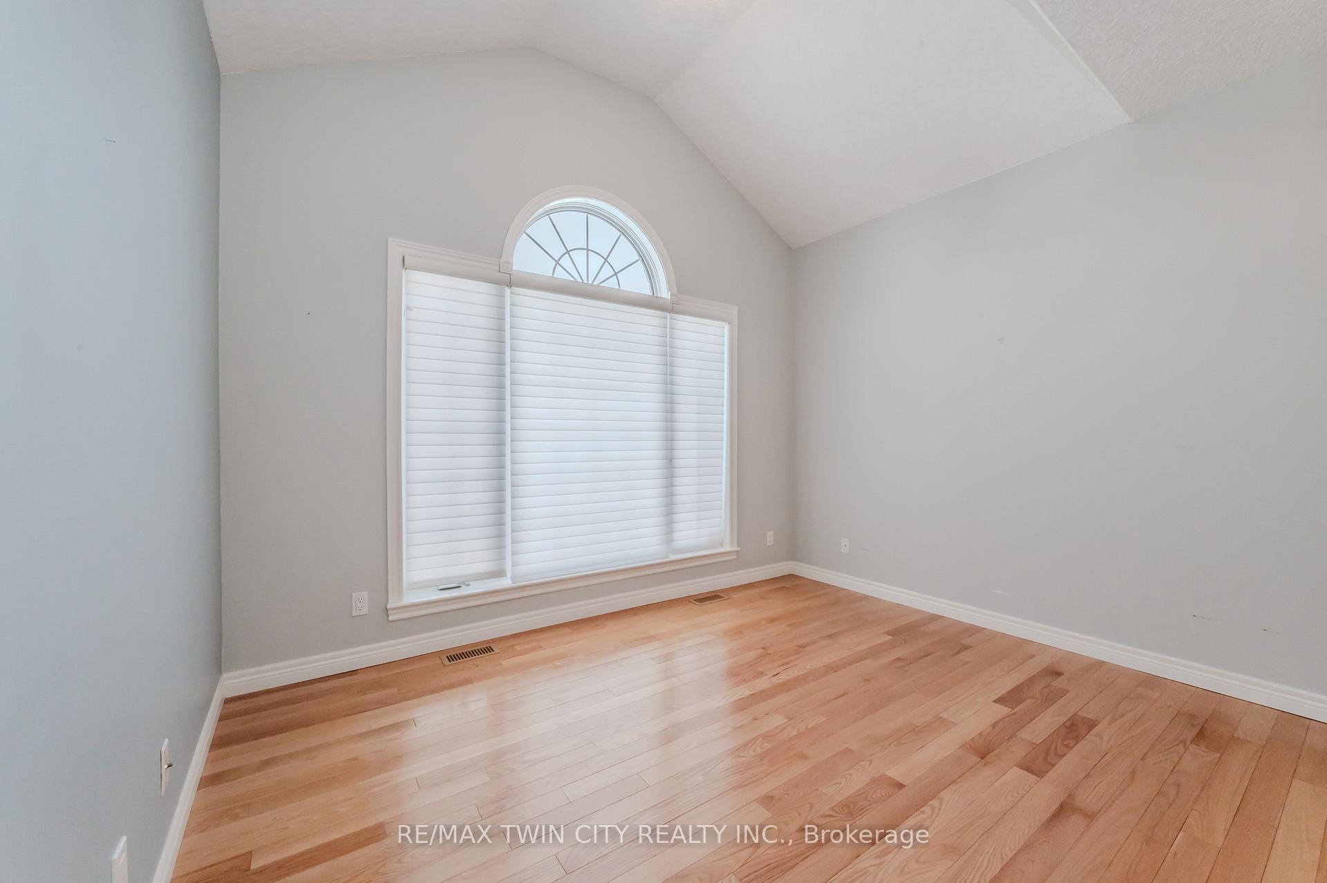 Photo 14 of 63 Templeton Drive, Kitchener — HOMEH