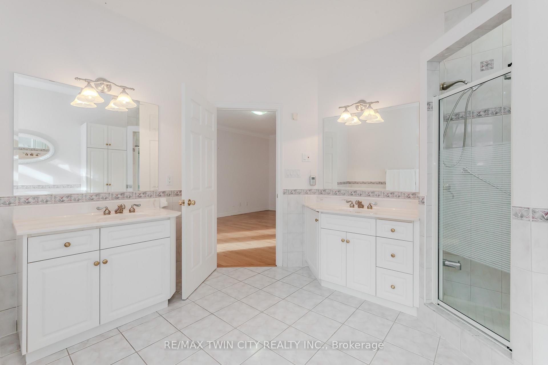 Photo 20 of 63 Templeton Drive, Kitchener — HOMEH