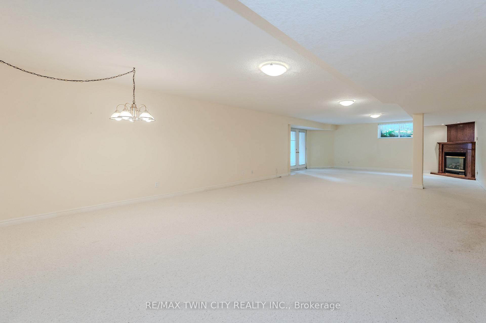 Photo 23 of 63 Templeton Drive, Kitchener — HOMEH