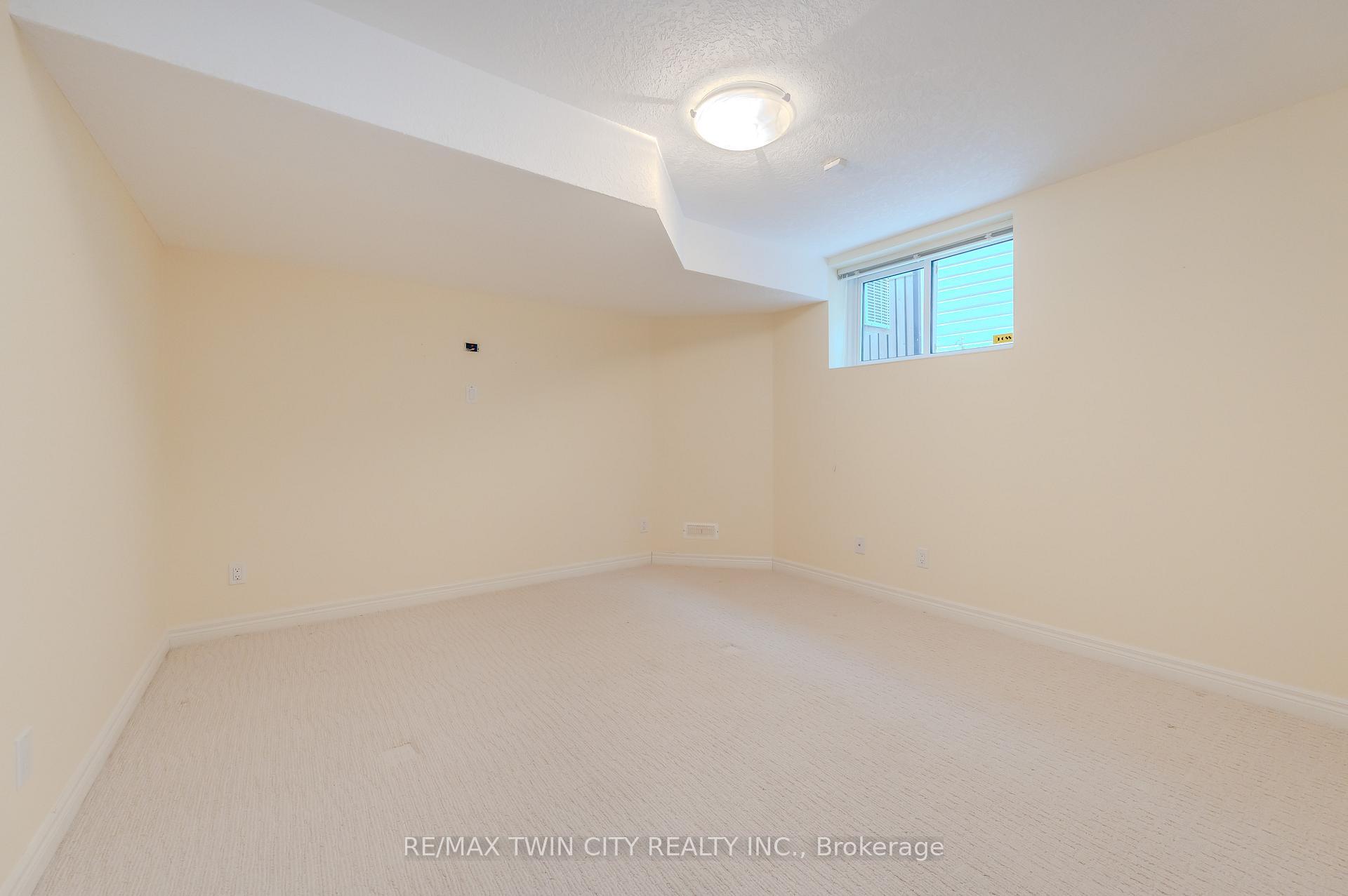 Photo 27 of 63 Templeton Drive, Kitchener — HOMEH