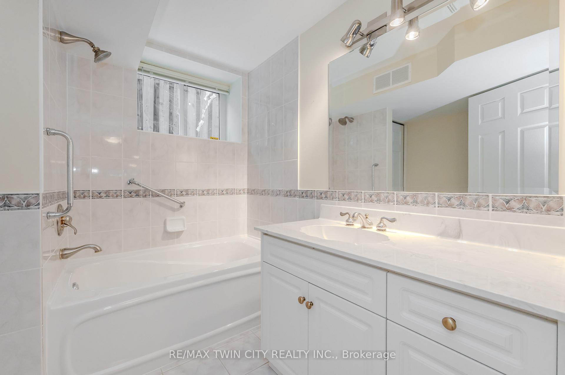 Photo 31 of 63 Templeton Drive, Kitchener — HOMEH