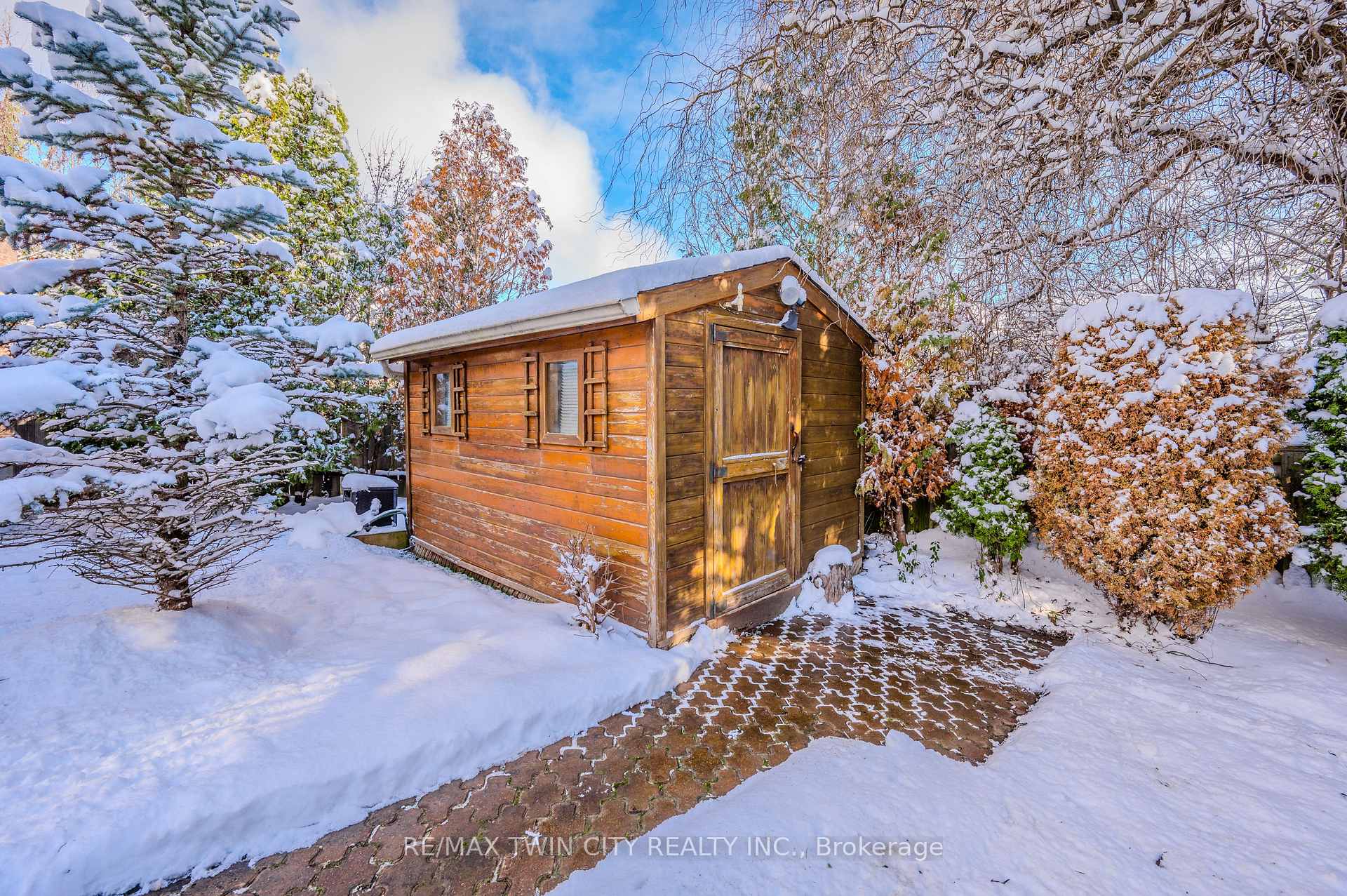 Photo 35 of 63 Templeton Drive, Kitchener — HOMEH