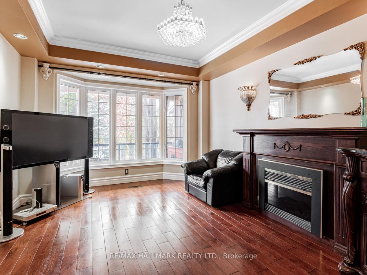 Photo 6 of 5 Legacy Drive, Markham, Legacy — HOMEH