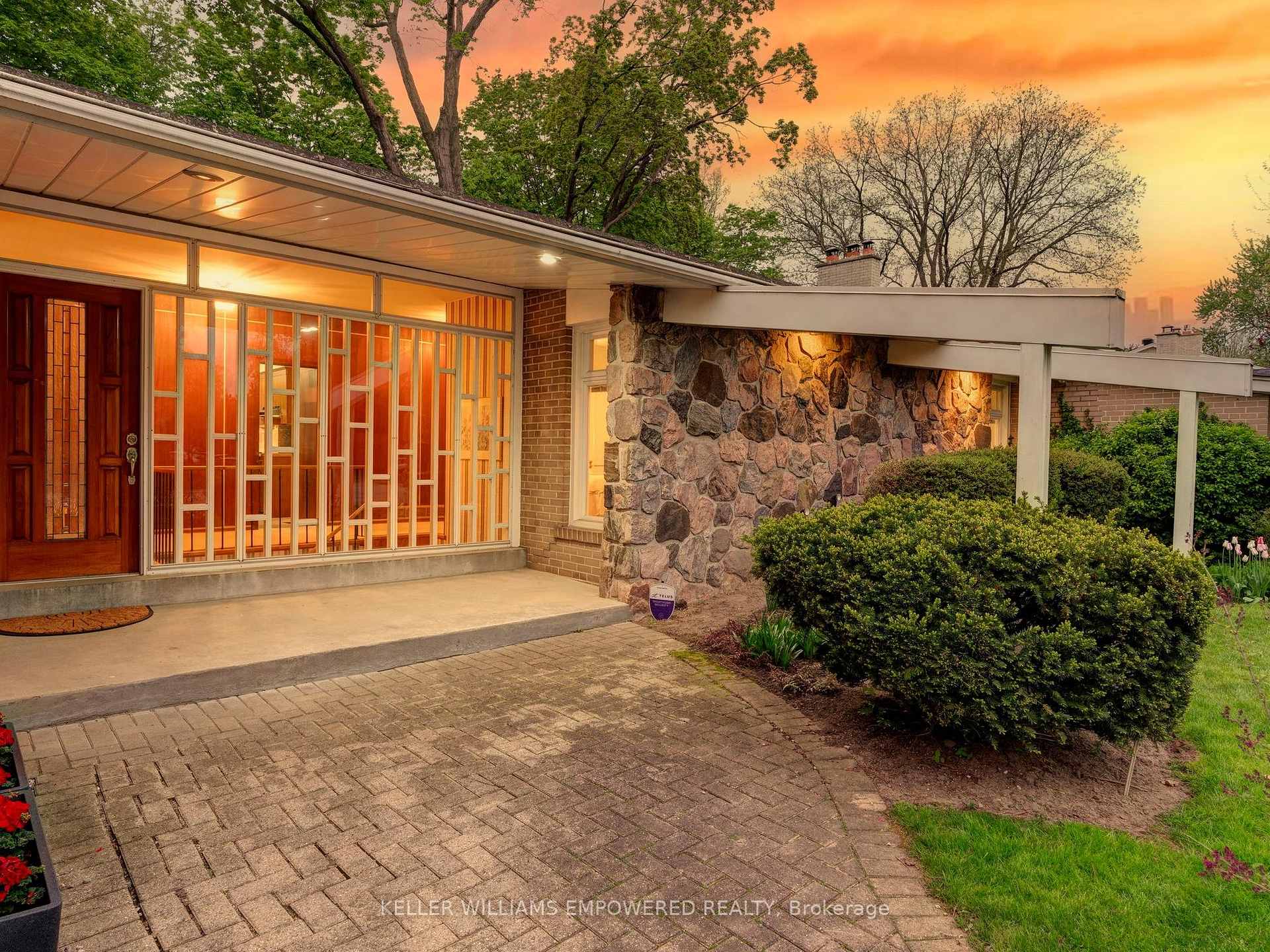Photo 5 of 5 Pinevale Road, Markham, Grandview — HOMEH