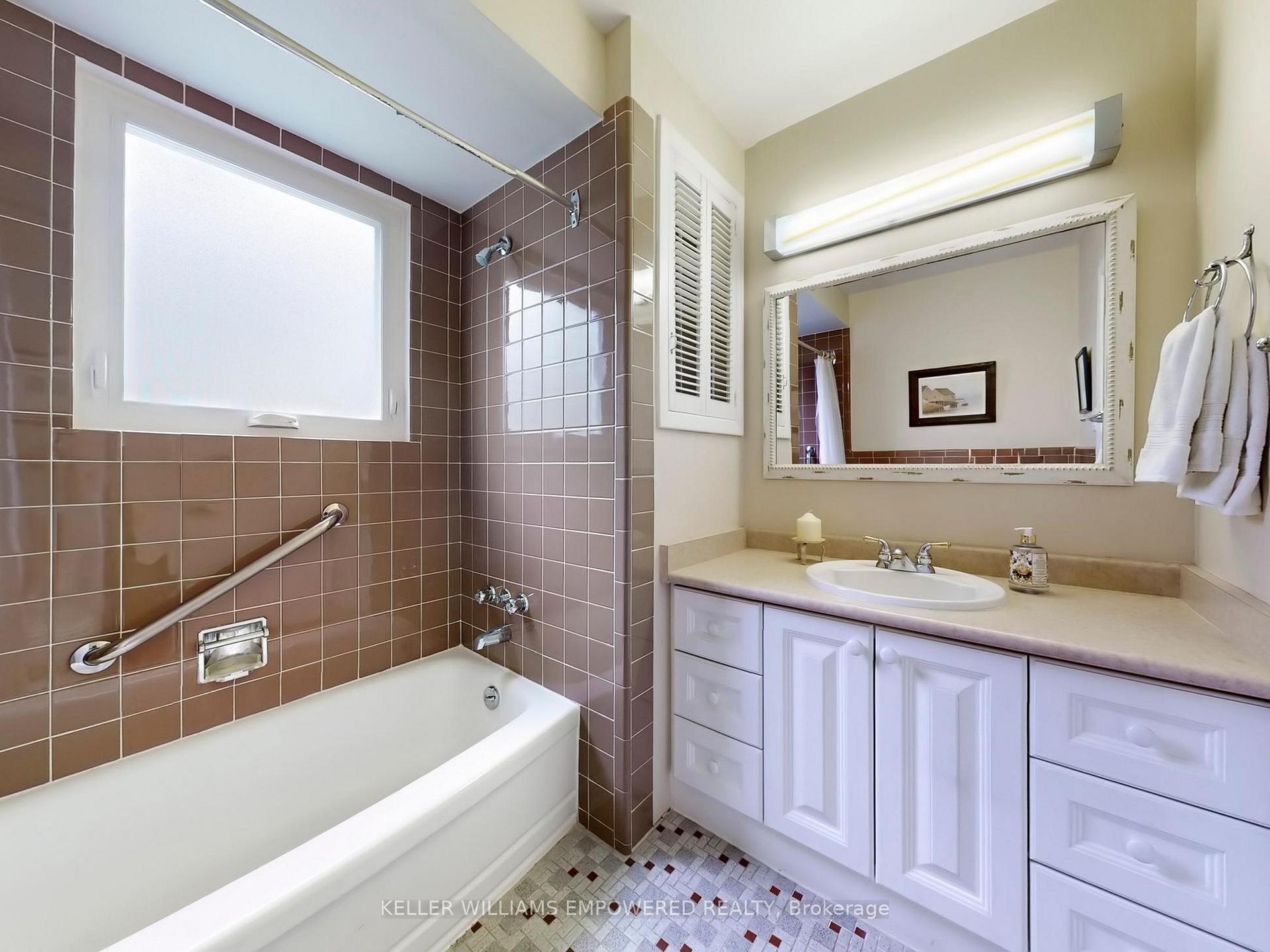 Photo 22 of 5 Pinevale Road, Markham, Grandview — HOMEH